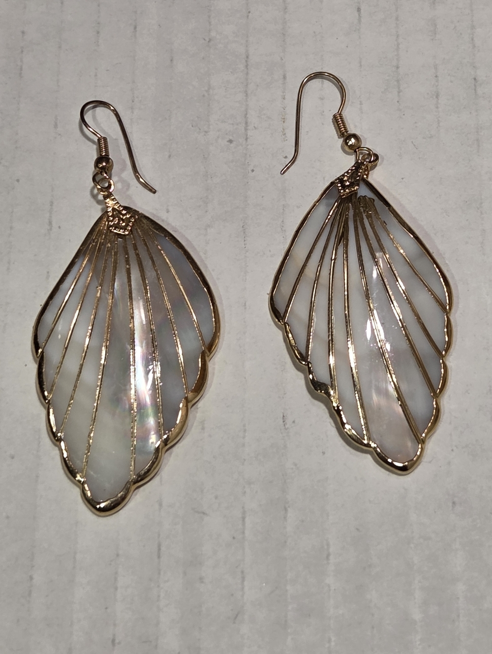 Vintage Mother-of-Pearl Goldtone Accent Shell Drop Earrings